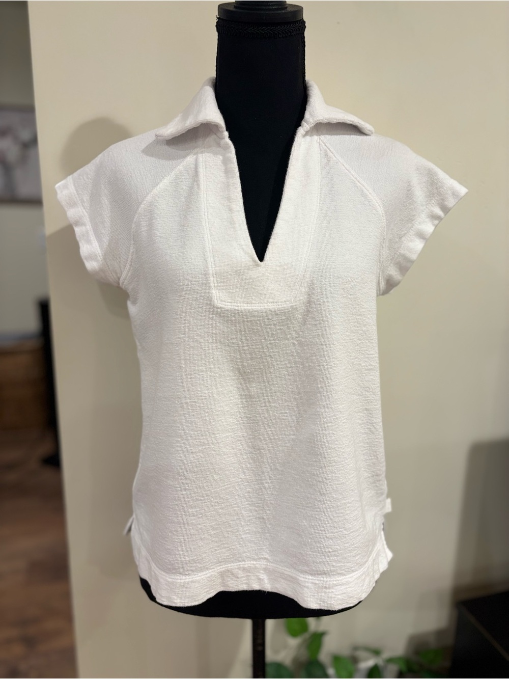 Free Assembly White Terry Cloth Collared  V Neck Shirt XS